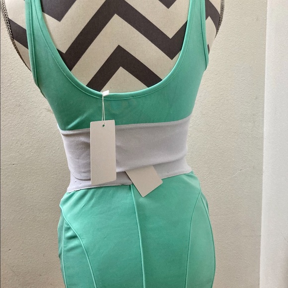 So Real - Women’s 2Piece Mini. Size Small. - Picture 2 of 3